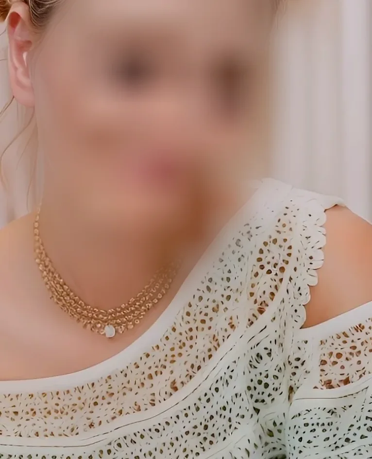 Denise, 21