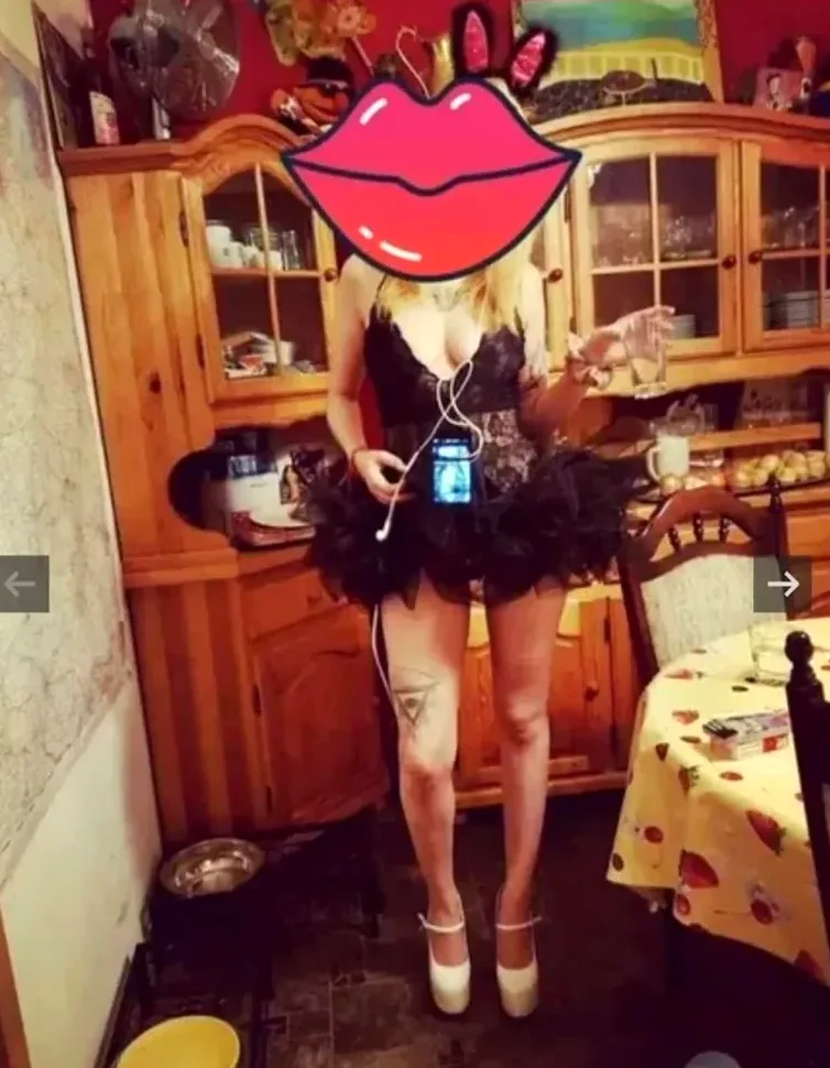 Nadine, 34