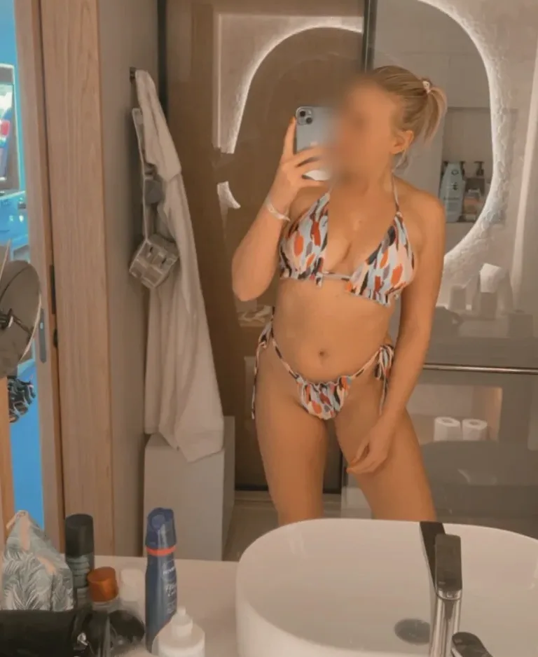 Sarah, 29